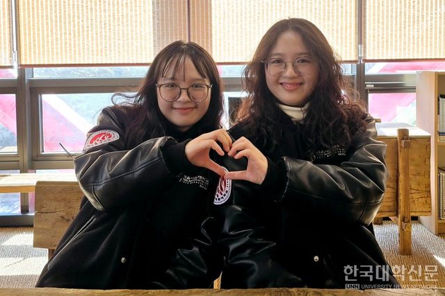 지난 19일 서울예대에서 베트남 쌍둥이 자매 응우옌 밍아잉(오른쪽), 응우옌 밍아인 씨를 만났다. 두 학생은 A&R 연예기획자 꿈을 이루고자 서울예대에 입학했다. (사진=임연서 기자)