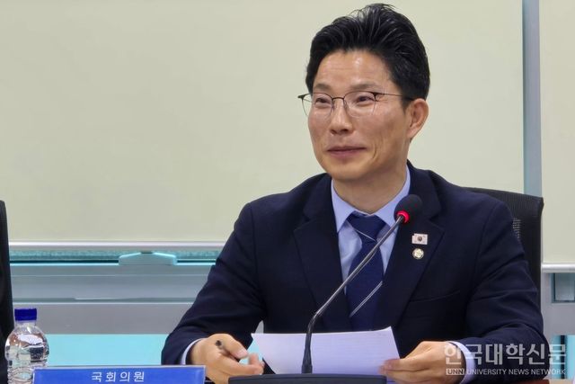 국회 교육위원회 소속 정을호 더불어민주당 의원이 인사말을 전하고 있다. (사진=임연서 기자)