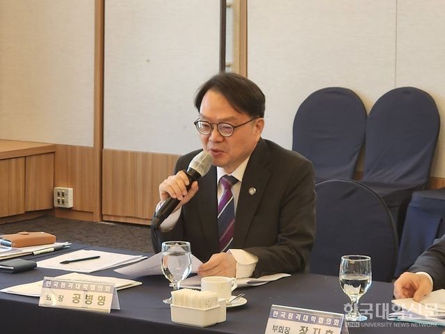 공병영 원대협 회장이 21대 대선 후보에게 제안할 공약과 그 이유에 대해 설명하고 있다. (사진=백두산 기자)