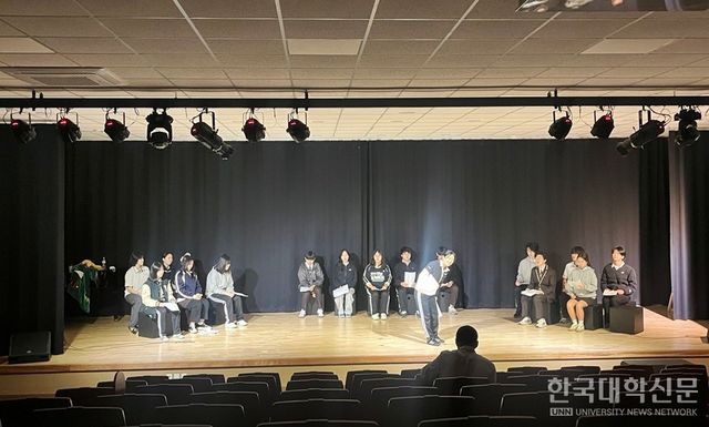 제주표선고에서 진행 중인 연극(Theatre) 수업 장면. (사진=IB)
