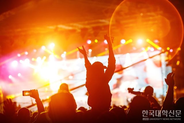 5월 축제 기간 동안 전문대학들이 학과 특색을 반영한 이색 이벤트 부스를 운영한다. (사진=아이클릭 아트)