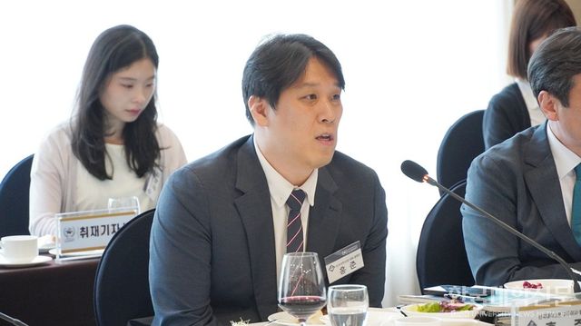 홍준 본지 대표이사 겸 발행인이 ‘2025 국가중심 국·공립대학 UCN 프레지던트 서밋 제3차 콘퍼런스’에서 발언하고 있다. (사진=한명섭 기자)