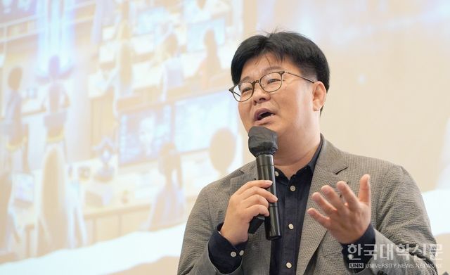 정재승 KAIST 뇌인지과학과 교수가 26일&nbsp;