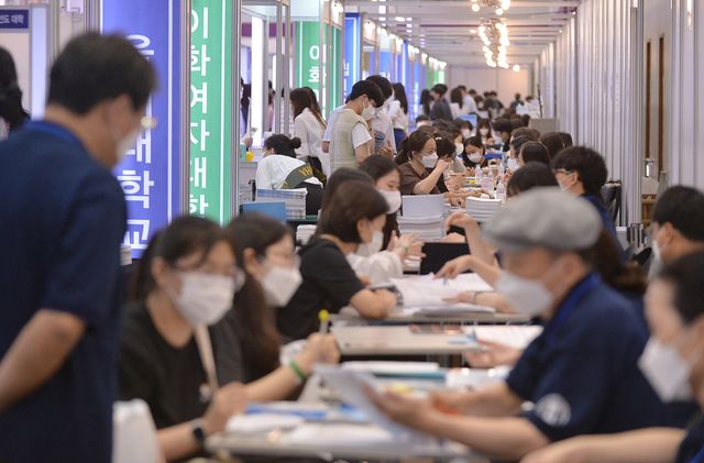 2024학년도 일반대 수시 원서접수가 9월 11일 시작된다. 올해 수시모집은 9월 11일부터 15일까지이며, 대학들은 기간 중 3일 이상 원서를 접수받는다. (사진=한국대학신문DB)