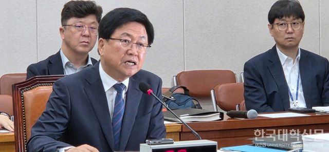 최교진 후보자가 인사청문회에 참석해 교육위 위원들의 질의에 답변하고 있다. (사진=한명섭 기자)