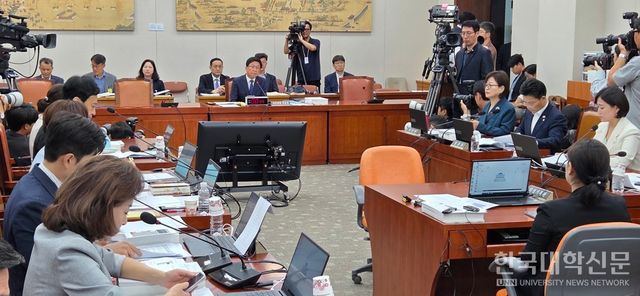 최교진 부총리 겸 교육부 장관 후보자에 대한 국회 인사청문회가 2일 국회 본관에서 개최됐다.&nbsp; (사진=한명섭 기자)