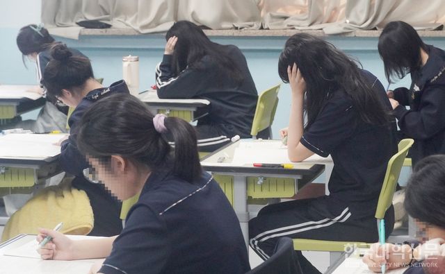 3일 노원구 대진여고에서 '2026학년도 9월 모의평가'를 치르고 있는 학생들. (사진=한명섭 기자)