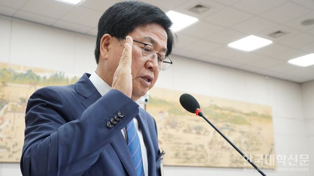 최교진 교육부 장관 후보자가 2일 국회 교육위원회 인사청문회에서 발언하고 있다. (사진=한명섭 기자)