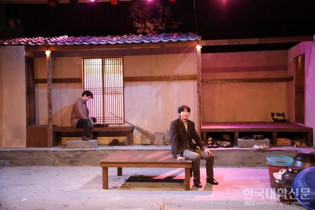 연극영화과 툇마루가 있는 집.jpg (100.0KB)