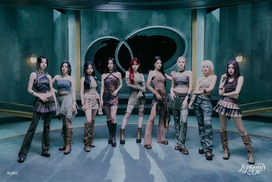 사진=웨이크원, 스윙엔터테인먼트