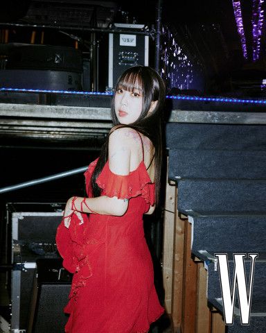 코치 글로벌 앰버서더 이영지. 사진 출처 : 더블유 코리아(W Korea)