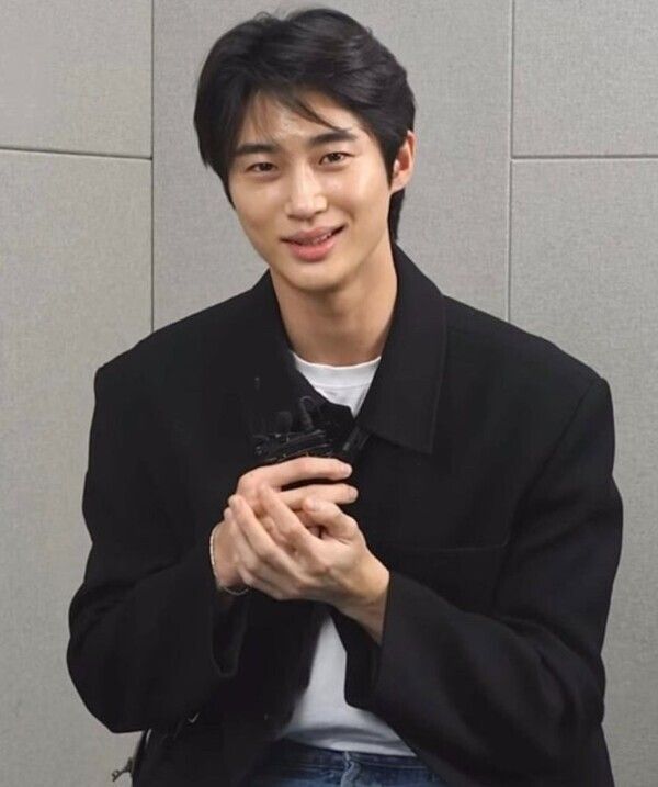 라이징 스타에서 대세 배우로, 변우석 프로필 및 활약상 총정리