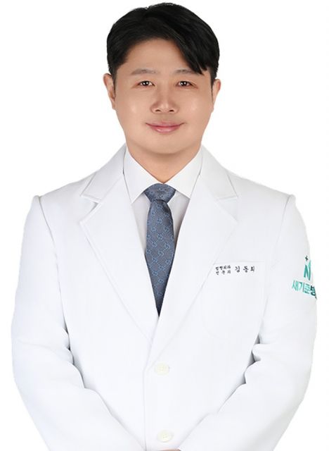 새기준병원 관절센터 김동희 원장(정형외과 전문의)