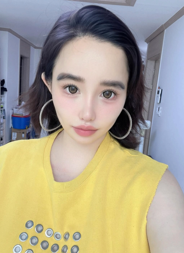 박봄 SNS