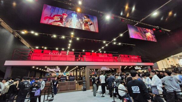 웅장한 느낌을 주는 넥슨의 대형 부스. [곽유민 기자]