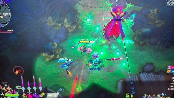 보스급 중립 몬스터를 잡는 중 적들이 들이닥칠 거 같아 조마조마하다. [곽유민 기자]