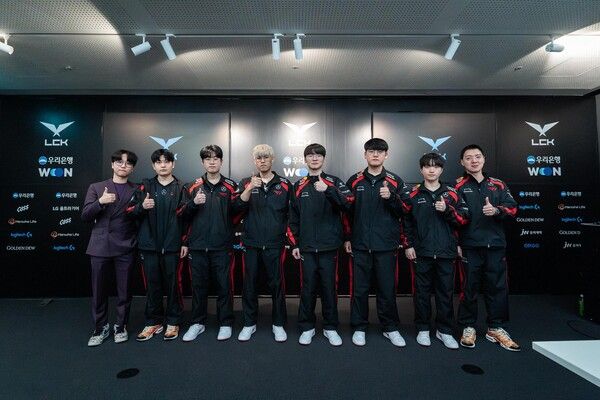 2024 LCK&nbsp;스프링&nbsp;5주 차에서&nbsp;7연승을 이어가고 있는&nbsp;1위 T1