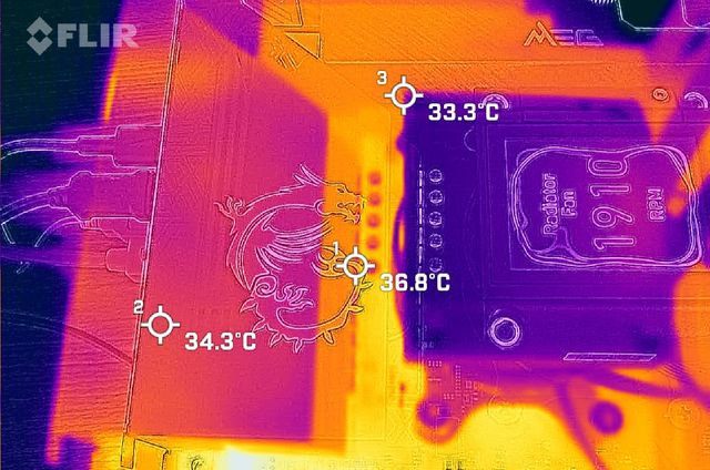 ▲ FLIR 화상카메라로 전원부를 촬영한 모습