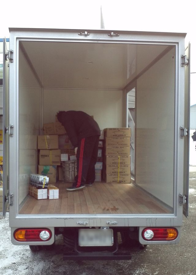 ▲ 이렇게 비어있는 탑차를&nbsp;가득 채우면 된다.