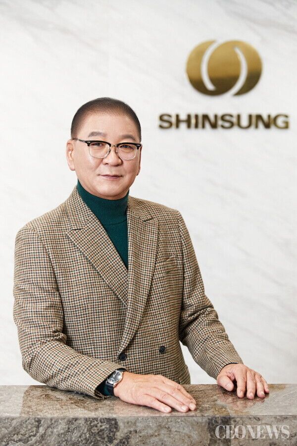 염태순 신성통상 회장.