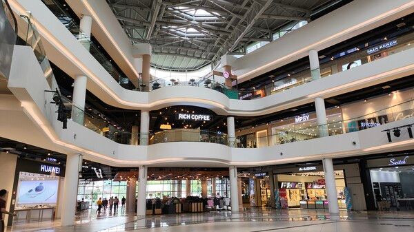 호텔과 바로 연결되는 에코 체라스몰