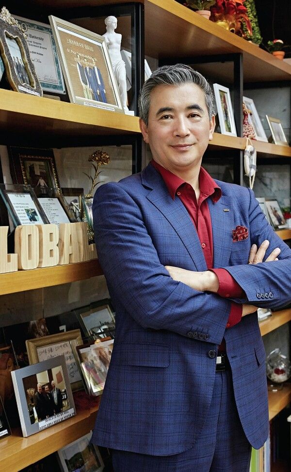 바인그룹 김영철 회장.