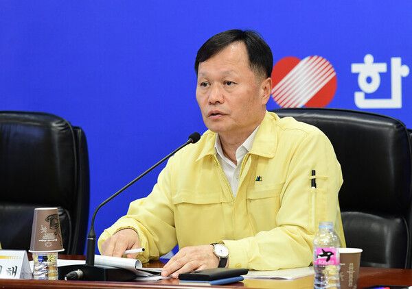 한전 사장 직무대행 시절 이정복 사장.