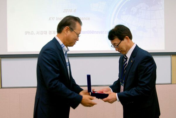 전국검정고시총동문회 총회장을 지낸 바 있는 문주현 회장.