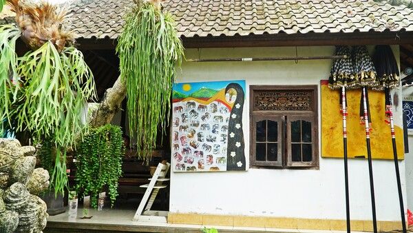 에스닉한 우붓의 한 카페