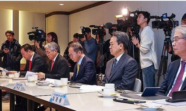 2024년 서울 중구 은행연합회에서 열린 신년 금융 현안 간담회에 참석하고 있는 김남구 한국투자금융지주 회장.