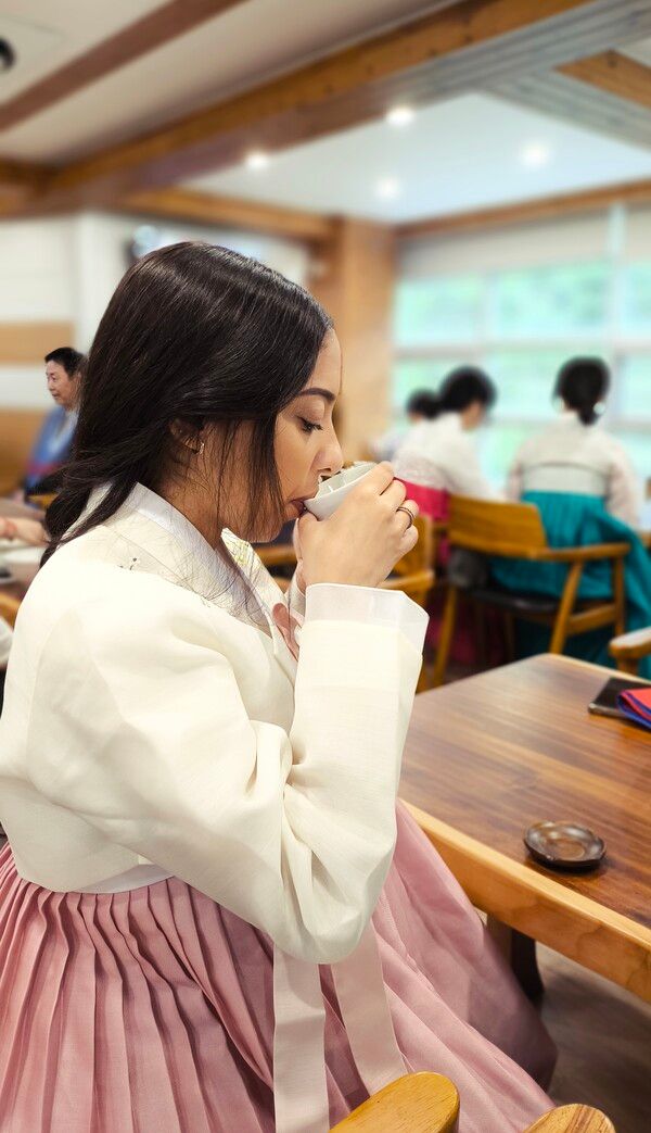 우리나라 차 시배지 하동에서 다례를 체험할 수 있다.