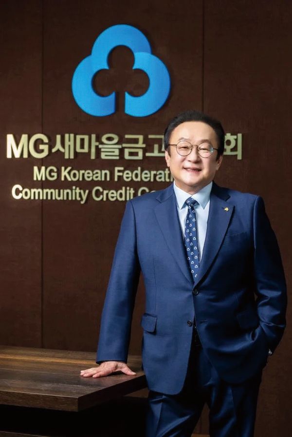 김 회장의 리더십을 가장 잘 보여주는 장면은 전국 순회 간담회다. 취임 후 그는 전국 1,291개 금고와 지역본부를 직접 찾아다녔다. 일방적 브리핑이 아닌 쌍방향 소통의 자리였다.