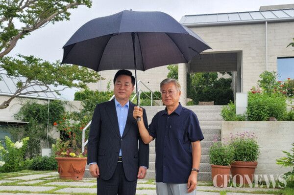 이장에서 도지사까지 그리고 대통령을 꿈꾸는 풀뿌리 민주주의 산증인 김두관 전 국회의원