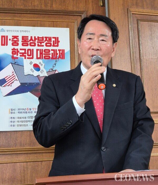 운봉(雲蜂) 최도열/시인•국가발전정책연구원장