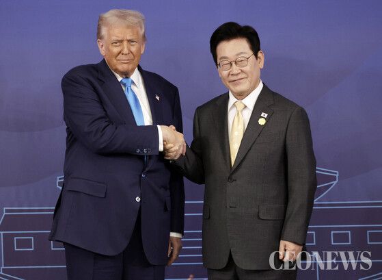 이재명 대통령과 도널드 트럼프 미국 대통령이 악수를 나누는 순간, 재계는 안도의 한숨을 내쉬었다. 하지만 그 악수에 담긴 3,500억 달러라는 숫자의 무게를, 우리는 과연 정확히 가늠하고 있는가.