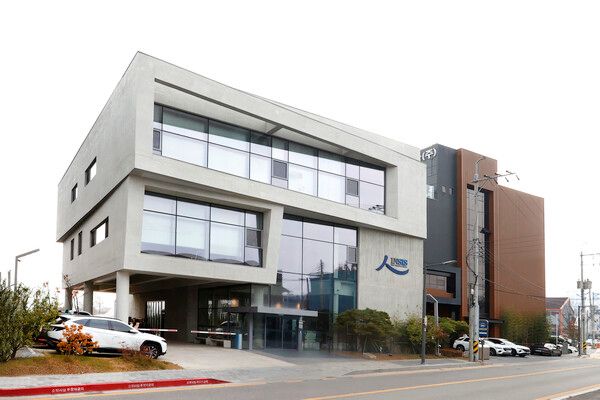 경기도의 주 4.5일제 시범사업에 참여한 (주)인씨스 사옥 전경
