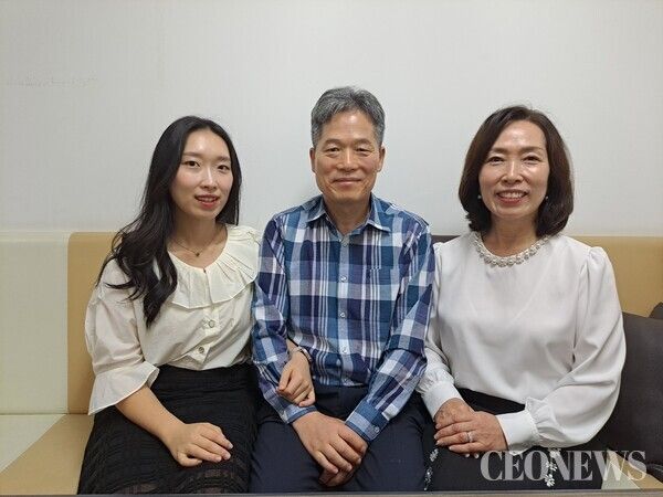 부모님과 함께한 이건희 (주)하이시스템비계 대표이사&nbsp;&nbsp;