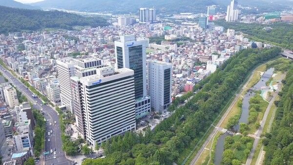 동원그룹 양재동 사옥.