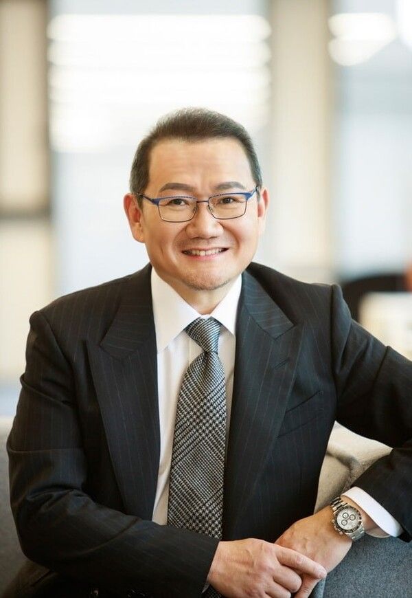 김창수 F&F그룹 회장.