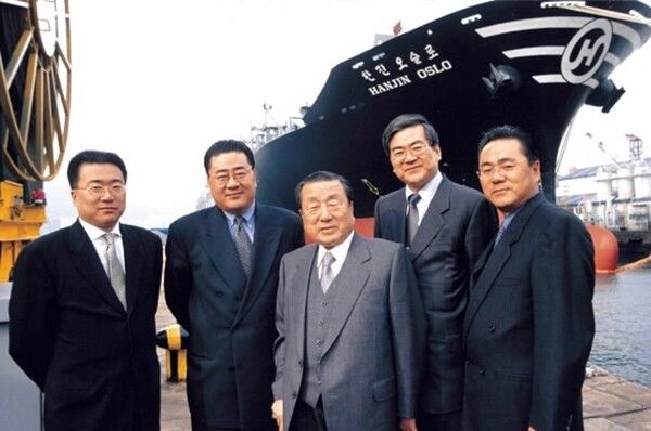 고 조중훈 한진그룹 창업자 회장과 네 아들.