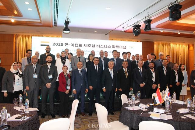 산업부·KOTRA, 14일 카이로서 한-이집트 제조업 파트너쉽 기념촬영