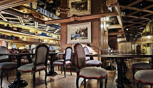 17층에 위치한 VIP 라운지 르 살롱