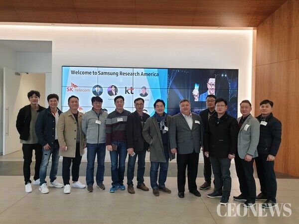 김진해 플랜티엠 대표이사와 통신3사 관계자들과 기념촬영.