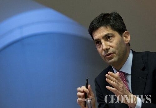 케빈 워시는 월가의 노련함과 워싱턴의 정치 감각을 겸비한 인물이다. 그가 차기 연준 의장으로 지명된다면, 이는 단순한 인물 교체가 아니라 연준이 '물가 안정'이라는 전통적 목표에서 '정치적 경기 부양'이라는 새로운 압력으로 이동함을 상징하는 사건이 될 것이다.