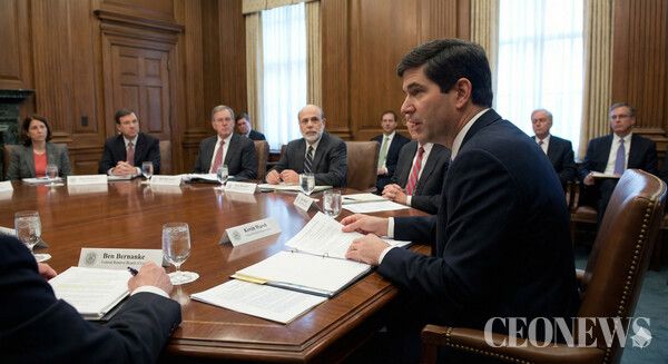 케빈 워시는 월가의 노련함과 워싱턴의 정치 감각을 겸비한 인물이다. 그가 차기 연준 의장으로 지명된다면, 이는 단순한 인물 교체가 아니라 연준이 '물가 안정'이라는 전통적 목표에서 '정치적 경기 부양'이라는 새로운 압력으로 이동함을 상징하는 사건이 될 것이다.