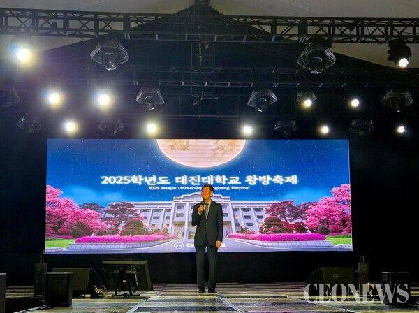 취임 1주년을 맞은 장석환 총장은 물 분야 전문가로서의 치밀함과 위기 대처 능력을 바탕으로 대학의 새로운 방향을 제시해왔다. 의과학전문대학원 신설 적합 판정, RISE 사업 추진, K-방산 클러스터 조성 등 굵직한 성과를 거뒀다.