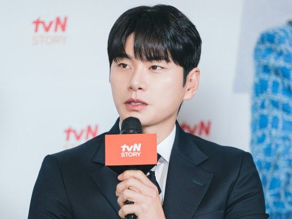 [진출처:&nbsp;tvN&nbsp;스토리 (배우 이이경)