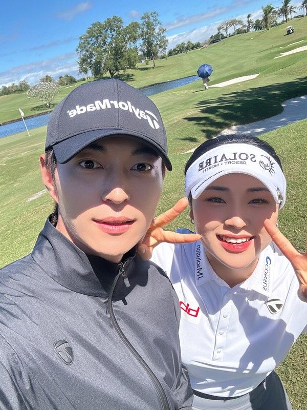 사진=테일러메이드 모델 박지한 (좌) LPGA 윤이나 프로(우)