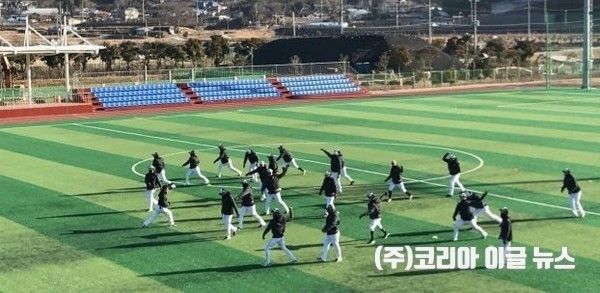 지난 2021년2월, 한화이글스 프로야구단, 하청 야구장에서 동계전지훈련장면&nbsp; (사진/제공=거제시체육회)
