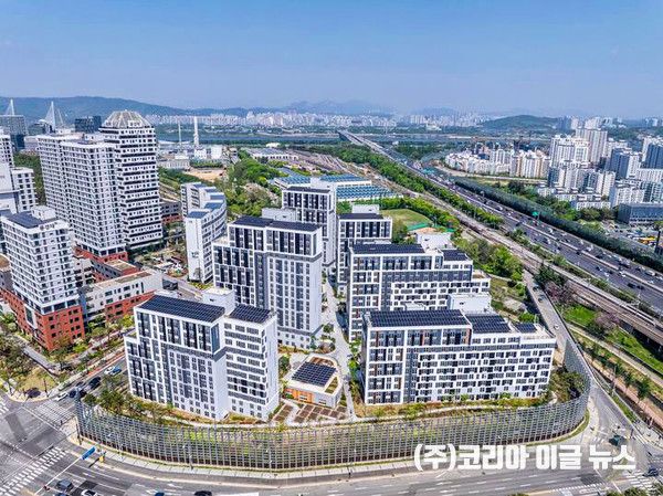 서울주택도시공사(SH공사)는 20일, 강동구 고덕강일2블록에 위치한 ‘고덕 온빛채’(공동주택)의 입주를 시작한다고 밝혔다.